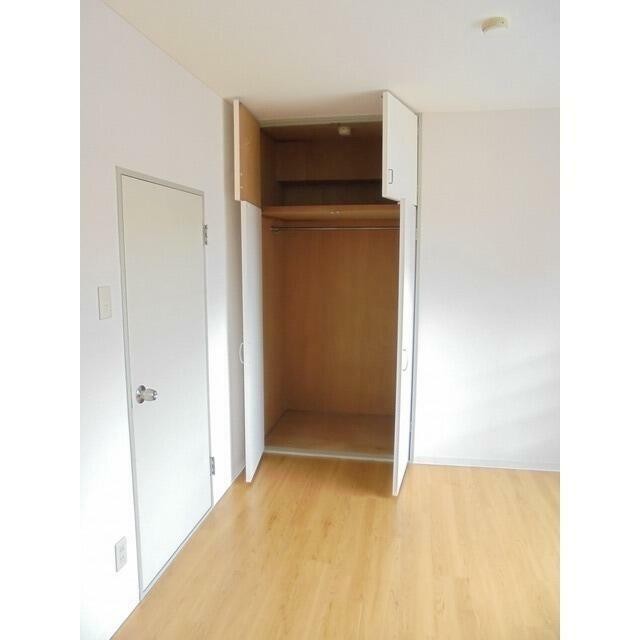 洋室・クローゼット（2410）(内装)