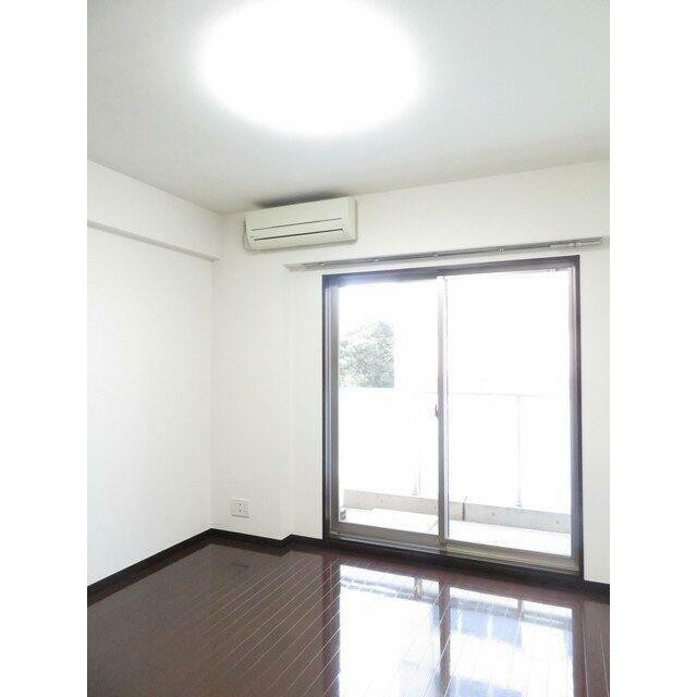 広々とした洋室です