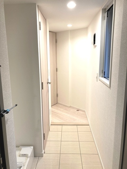 ※写真は同タイプ住戸です。(玄関)