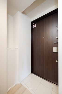 ※写真は同タイプ住戸です。(玄関)