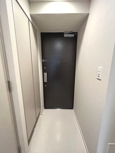 ※写真は同タイプ住戸です。(玄関)