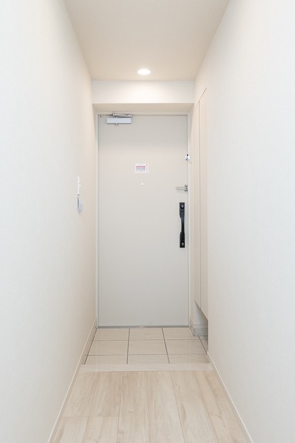 ※写真は同タイプ住戸です。(玄関)