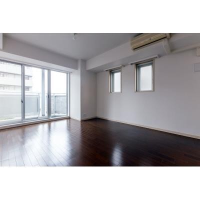 ※写真は同タイプ住戸です。(居間)