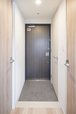 ※写真は同タイプ住戸です。(玄関)