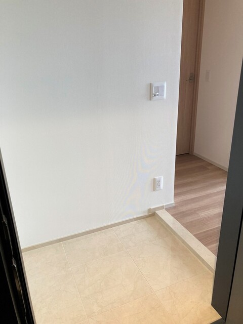 ※写真は同タイプ住戸です。(玄関)