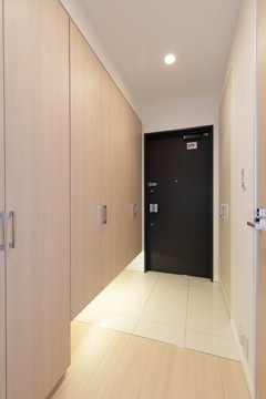 ※写真は同タイプ住戸です。(玄関)