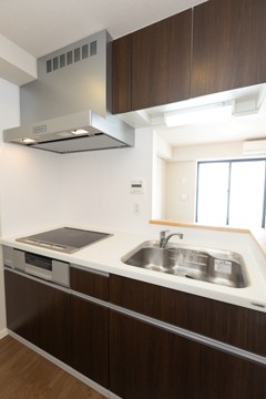 ※写真は同タイプ住戸です。(キッチン)