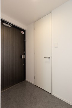 ※写真は同タイプ住戸です。(玄関)
