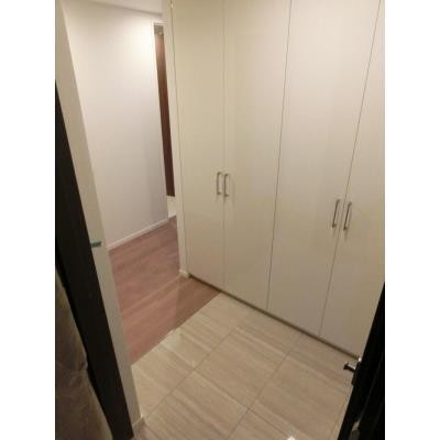 ※写真は同タイプ住戸です。(玄関)