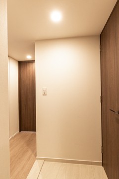 ※写真は同タイプ住戸です。(玄関)