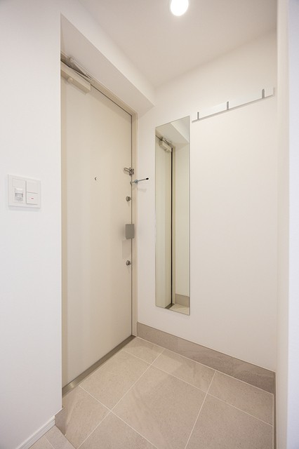 ※写真は同タイプ住戸です。(玄関)