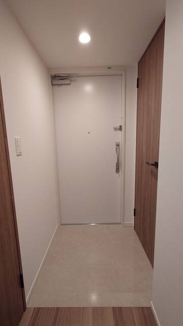 ※写真は同タイプ住戸です。(玄関)