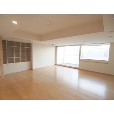 ※写真は同タイプ住戸です。(居間)