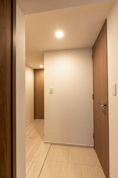 ※写真は同タイプ住戸です。(玄関)