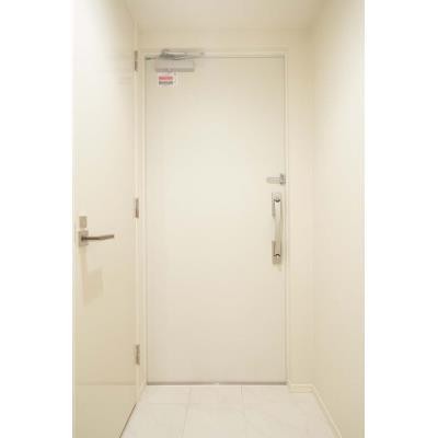 ※写真は同タイプ住戸です。(玄関)