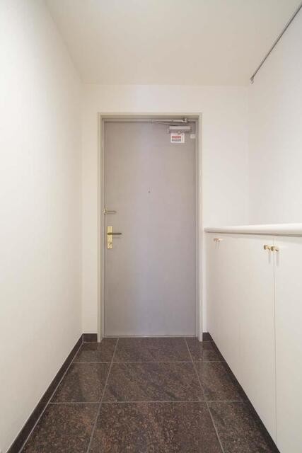 ※写真は同タイプ住戸です。(玄関)