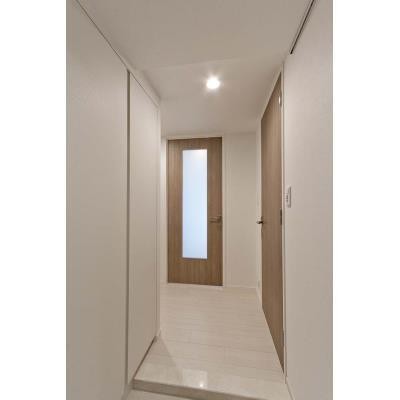 ※写真は同タイプ住戸です。(玄関)
