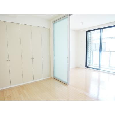 ※写真は同タイプ住戸です。(居間)