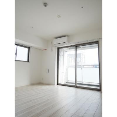 ※写真は同タイプ住戸です。(居間)