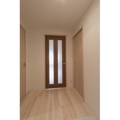 ※写真は同タイプ住戸です。(玄関)