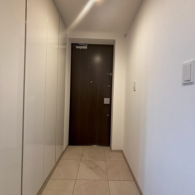 ※写真は同タイプ住戸です。(玄関)