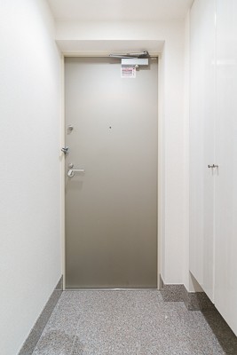 ※写真は同タイプ住戸です。(玄関)