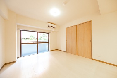 ※写真は同タイプ住戸です。(居間)