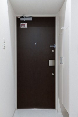 ※写真は同タイプ住戸です。(玄関)