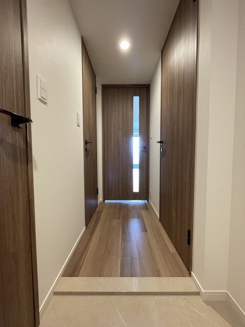 ※写真は同タイプ住戸です。(玄関)