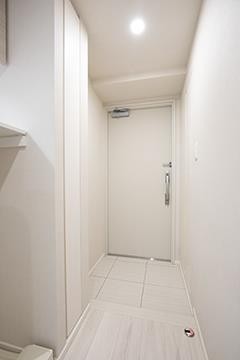※写真は同タイプ住戸です。(玄関)