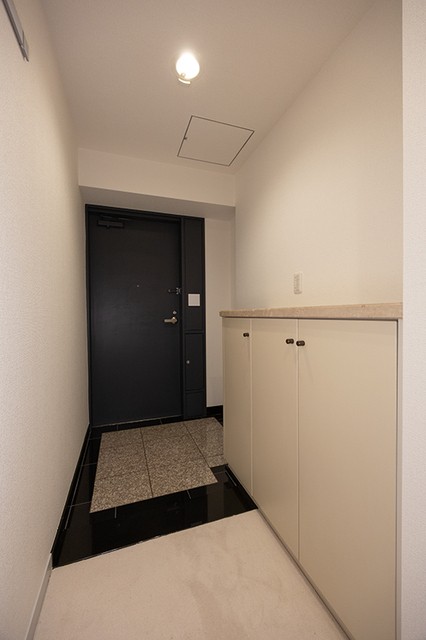 ※写真は同タイプ住戸です。(玄関)