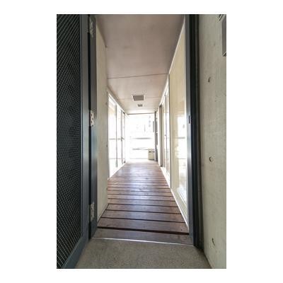※写真は同タイプ住戸です。(玄関)