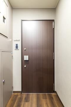 ※写真は同タイプ住戸です。(玄関)