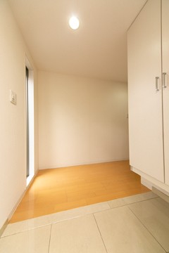 ※写真は同タイプ住戸です。(玄関)