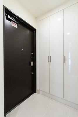 ※写真は同タイプ住戸です。(玄関)
