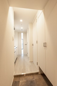 ※写真は同タイプ住戸です。(玄関)