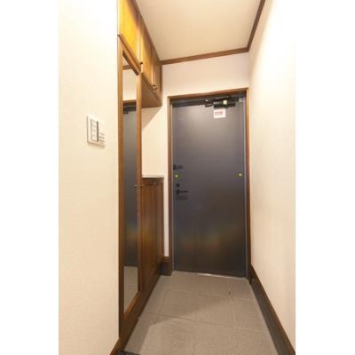 ※写真は同タイプ住戸です。(玄関)