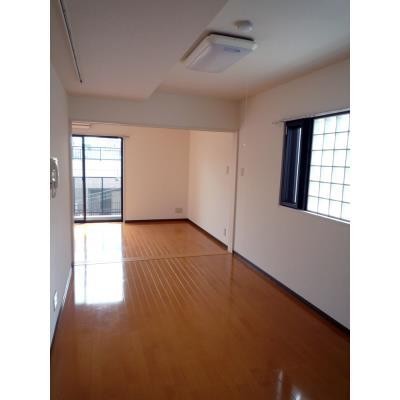 ※写真は同タイプ住戸です。(居間)