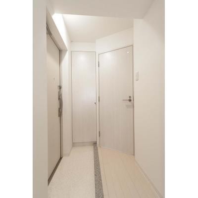 ※写真は同タイプ住戸です。(玄関)