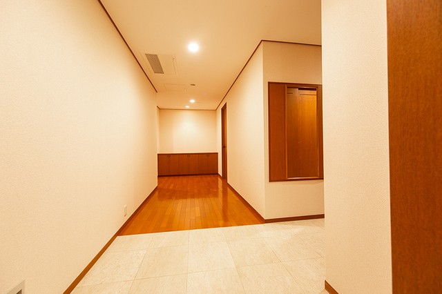 ※写真は同タイプ住戸です。(玄関)