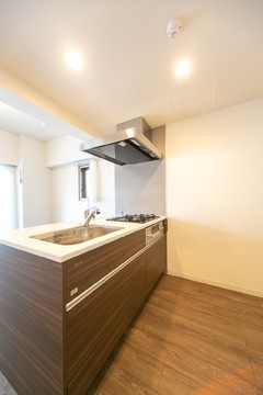 ※写真は同タイプ住戸です。(キッチン)
