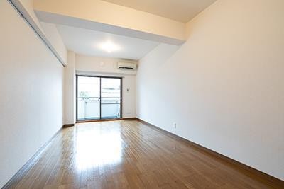 ※写真は同タイプ住戸です。(居間)