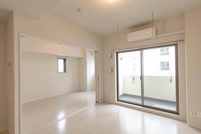 ※写真は同タイプ住戸です。(居間)