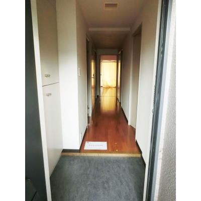 ※写真は同タイプ住戸です。(玄関)