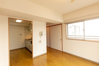 ※写真は同タイプ住戸です。(居間)