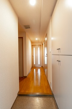 ※写真は同タイプ住戸です。(玄関)