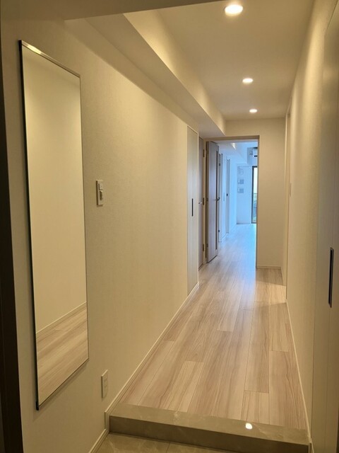 ※写真は同タイプ住戸です。(玄関)