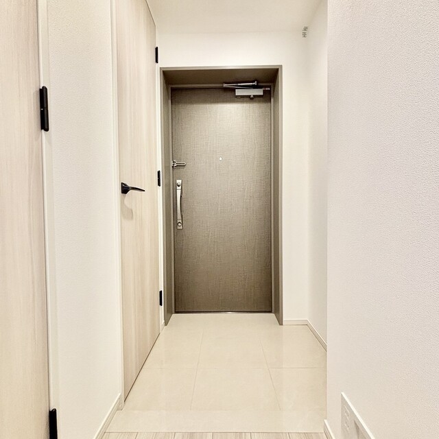 ※写真は同タイプ住戸です。(玄関)