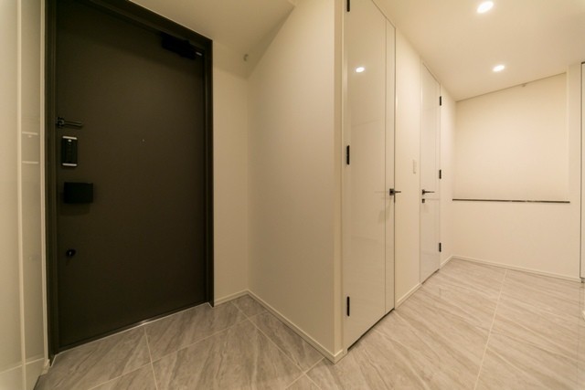 ※写真は同タイプ住戸です。(玄関)