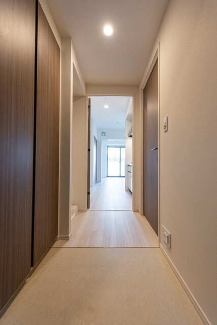 ※写真は同タイプ住戸です。(玄関)